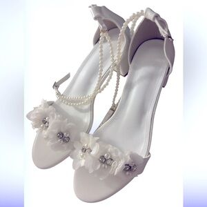 Vintage fashion style faux pearl White Heels with Floral Accents